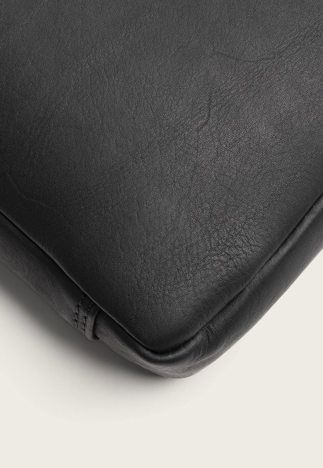 The Chesterfield Brand Orinoco 1442 Black Schultertasche