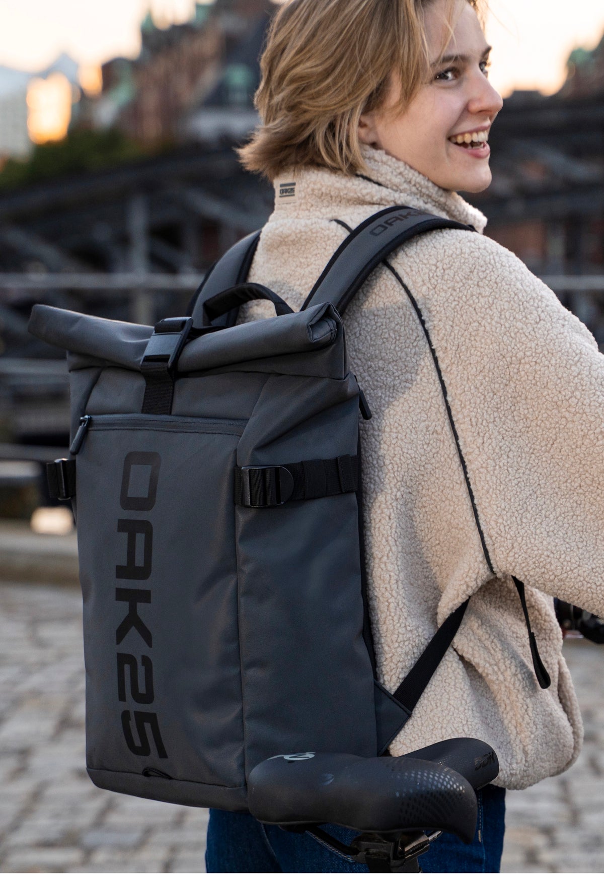 OAK25 LumoSense Rolltop Lite Black Rolltop Rucksack