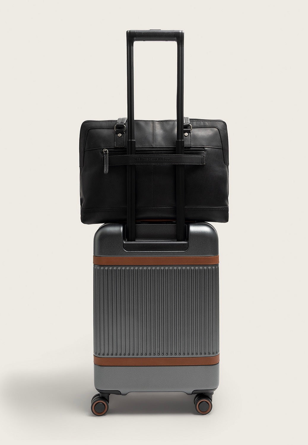 The Chesterfield Brand Isara 1110 Black Schultertasche