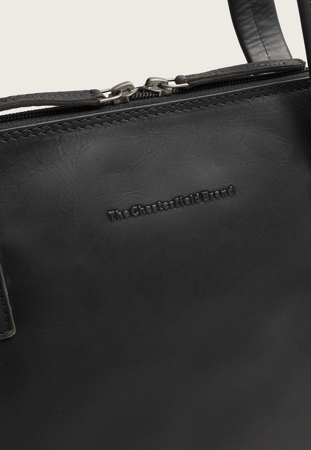 The Chesterfield Brand Isara 1110 Black Schultertasche