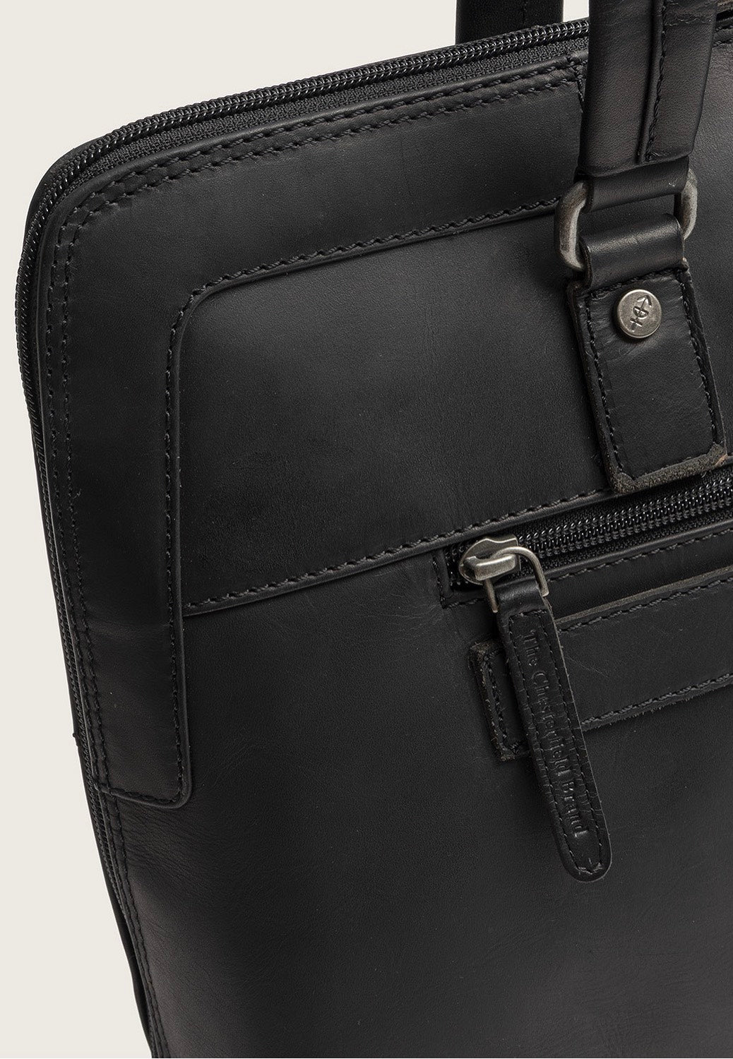 The Chesterfield Brand Isara 1110 Black Schultertasche