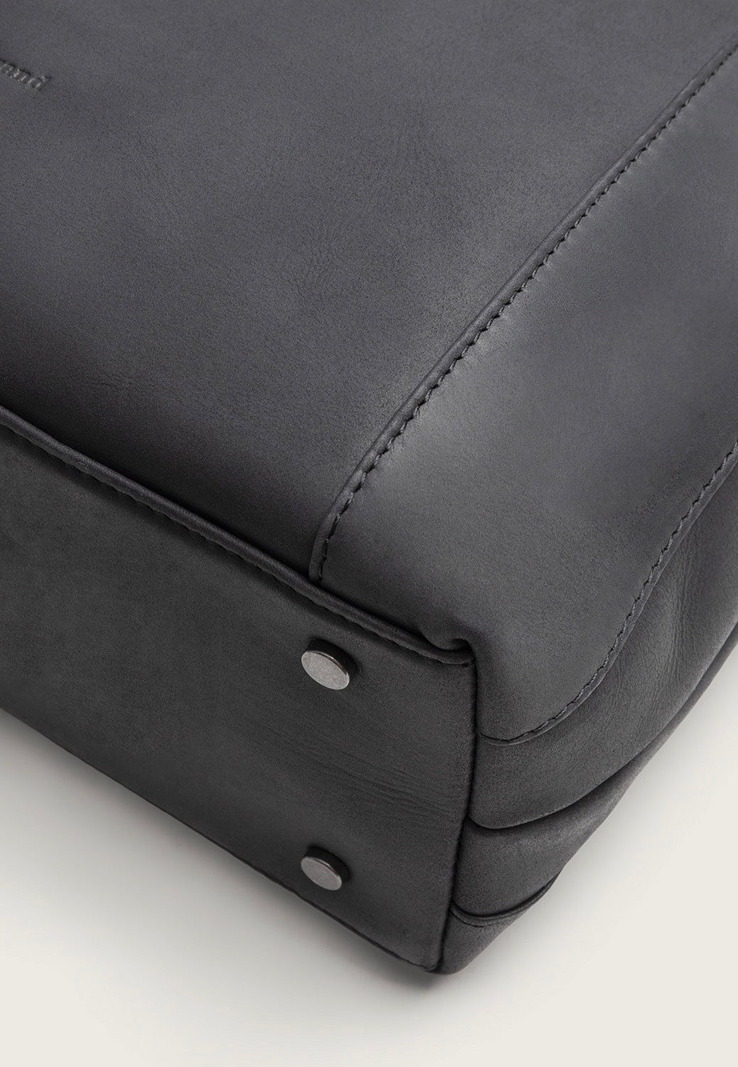 The Chesterfield Brand Elira 1439 Black Schultertasche