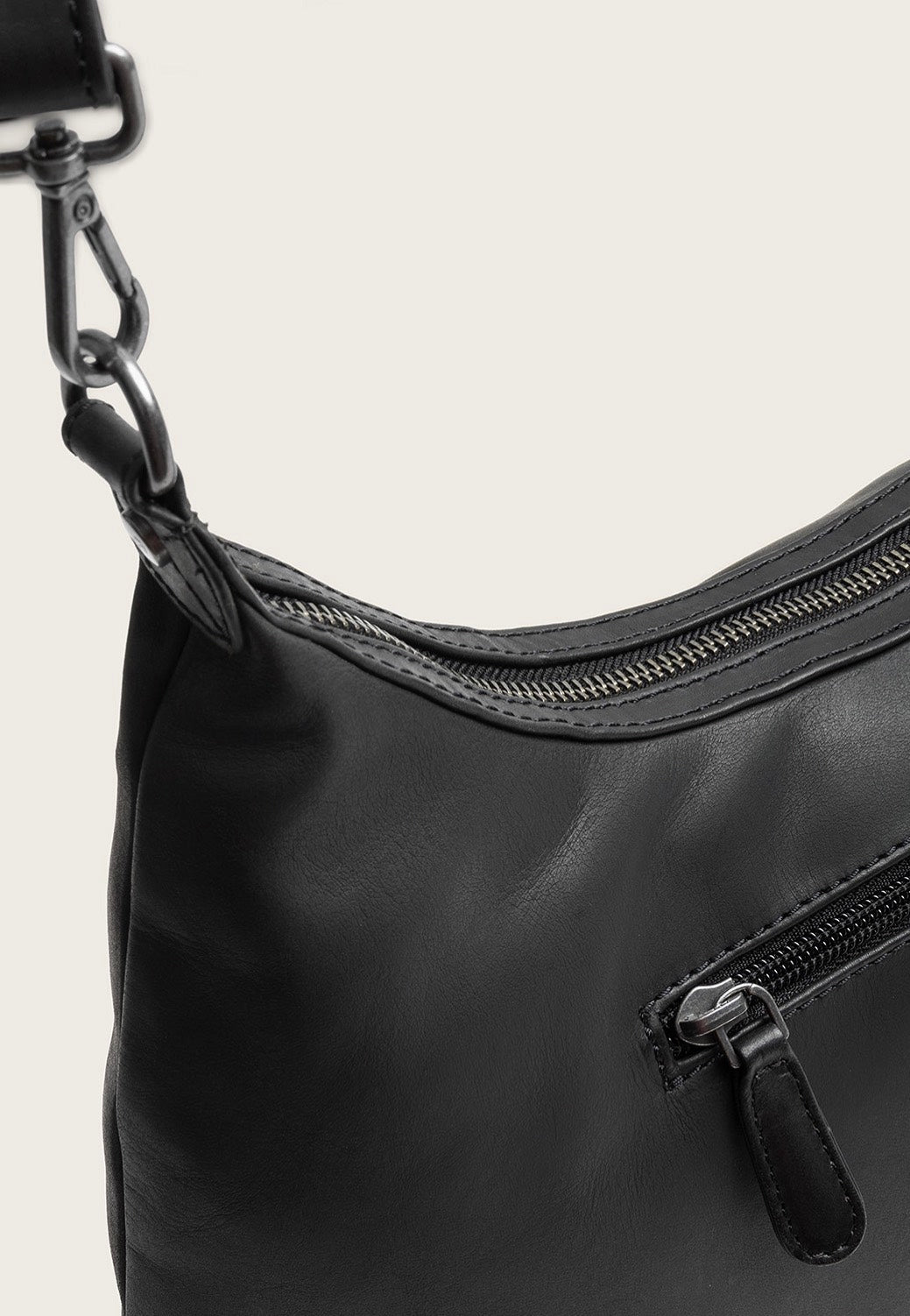 The Chesterfield Brand Fierra 1451 Black Schultertasche