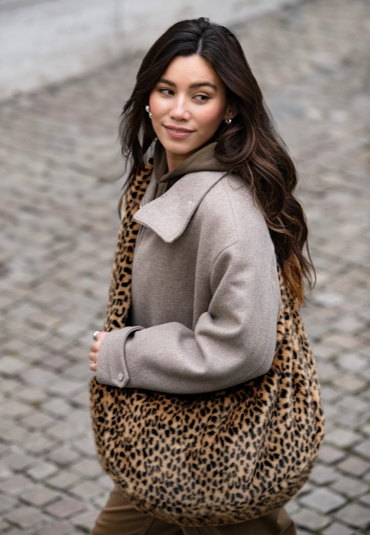 reisenthel Moonbag Leo Fake Fur Hobo Bag