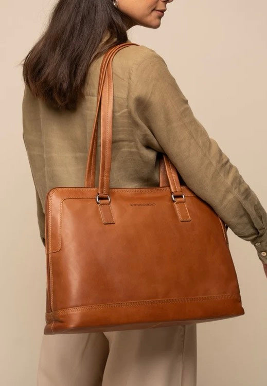 The Chesterfield Brand Isara 1110 Cognac Schultertasche