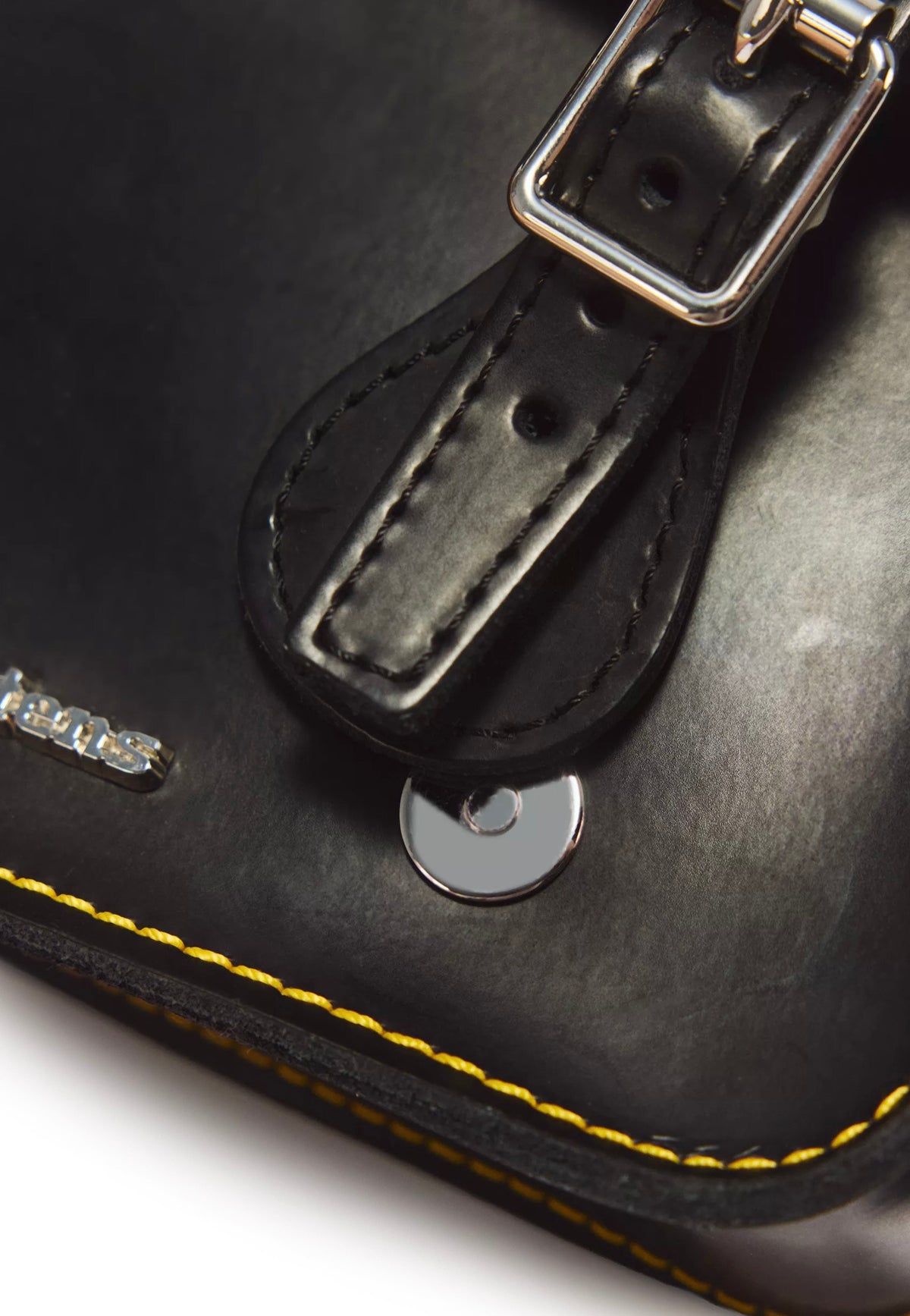 Dr. Martens 7" Satchel Black Kiev Smooth Crossbody Bag
