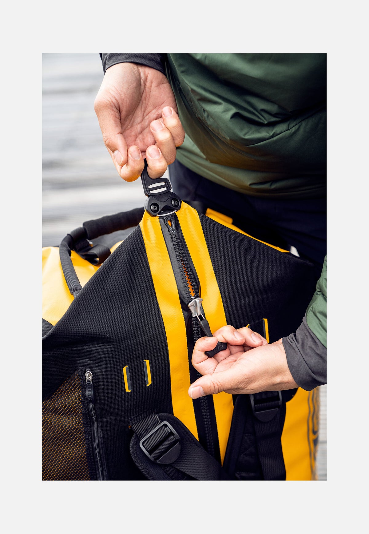 ORTLIEB Duffle RS 110L Sonnengelb Schwarz Reisetasche mit Rollen